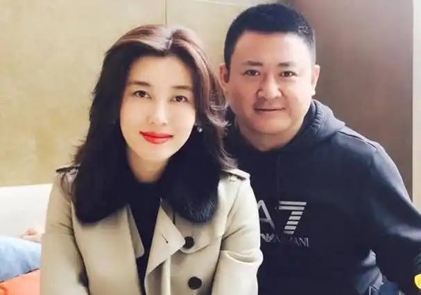 央视当家花旦李红出身农村辍学逃婚入狱富豪不是我丈夫