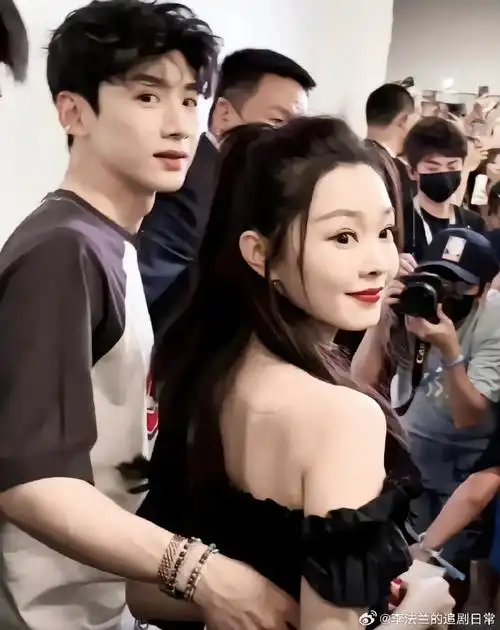 杨洋看王楚然的眼神##宋轶被催婚时的反应