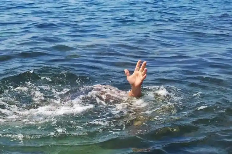 学生溺水怎么防就让老师守山塘网友们的评论亮了