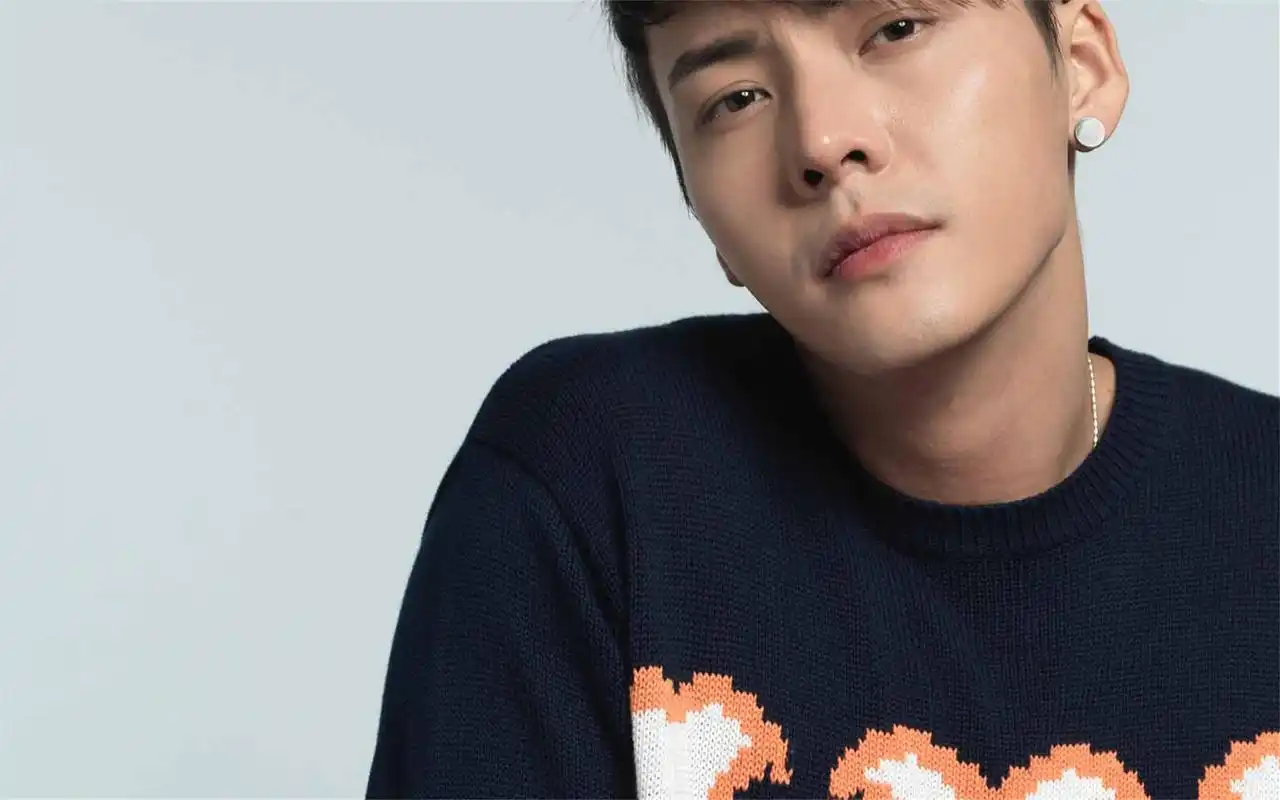 国民小鲜肉陈伟霆帅气型男简约写真桌面壁纸第三辑