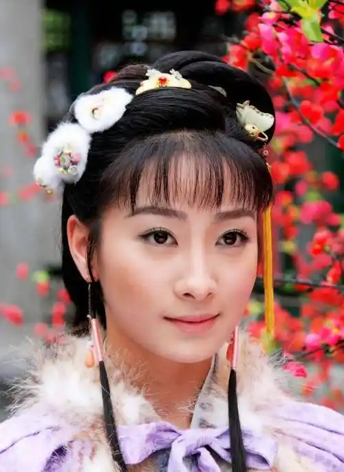 乃万被网络攻击,陶昕然微博撒泼:不想被流量利用,就千万别说话_网友