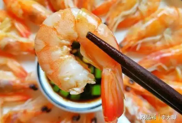 煮大虾时用热水还是用凉水原来一直做错了难怪虾肉又柴又老
