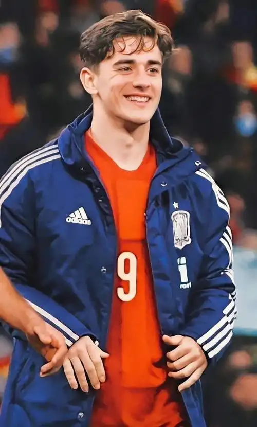 世界上有比我更帅的人吗的图片,10位神颜顶级帅哥!