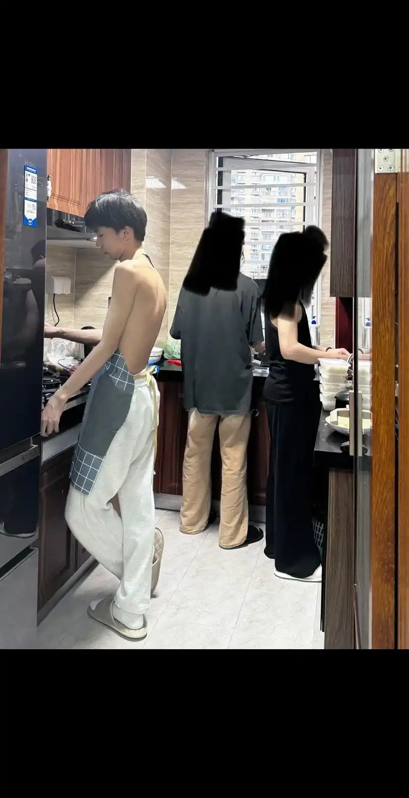 我有什么错 我只不过是爱做饭而已#马嘉祺超绝肌肉线条 #知名 - 抖音