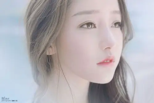 展开全部 姜贞羽(本名刘垚昕)