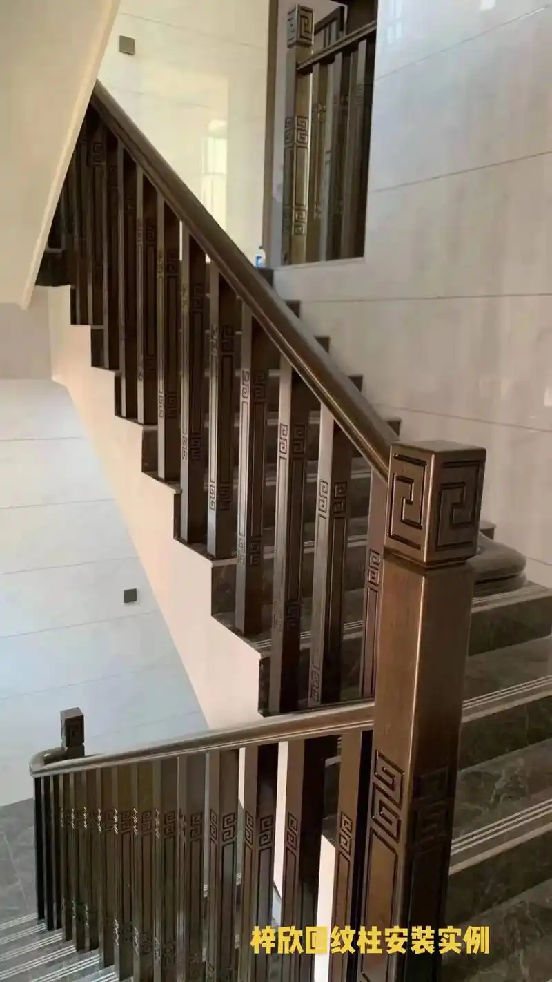 实木楼梯扶手 梓欣实木老中式回纹柱安装实例 - 抖音