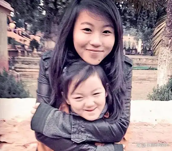 18年后再看王菲的二女儿现状变化差距太大网友气质像王菲