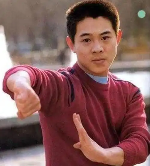 李连杰大女儿李思走不出父母离婚的阴影如今34岁依旧未婚