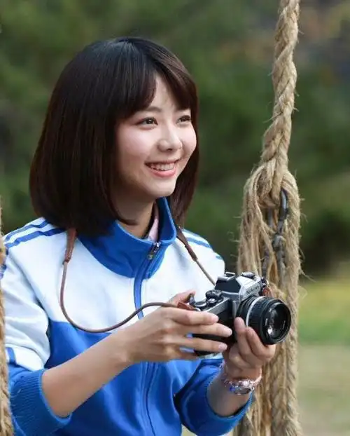 长相不算十分漂亮但却是十分讨喜的女星演起青春偶像剧却也是没半点