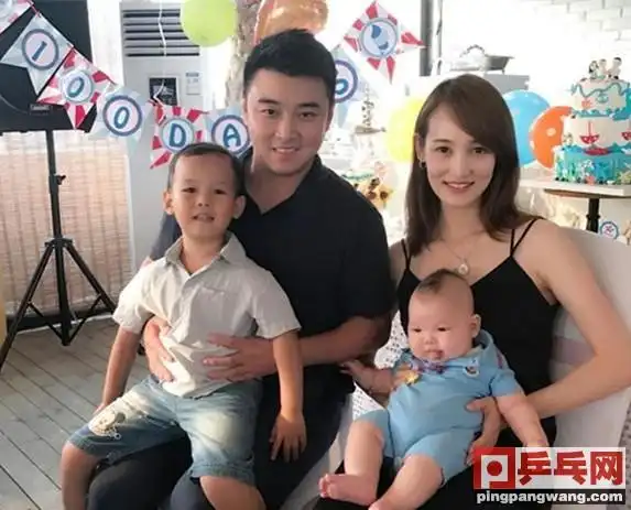 王皓娇妻穿透视装吸睛 与人贴身热舞惹怒老公