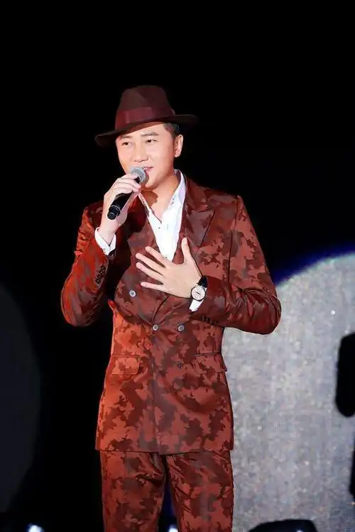 最佳男歌手——关喆