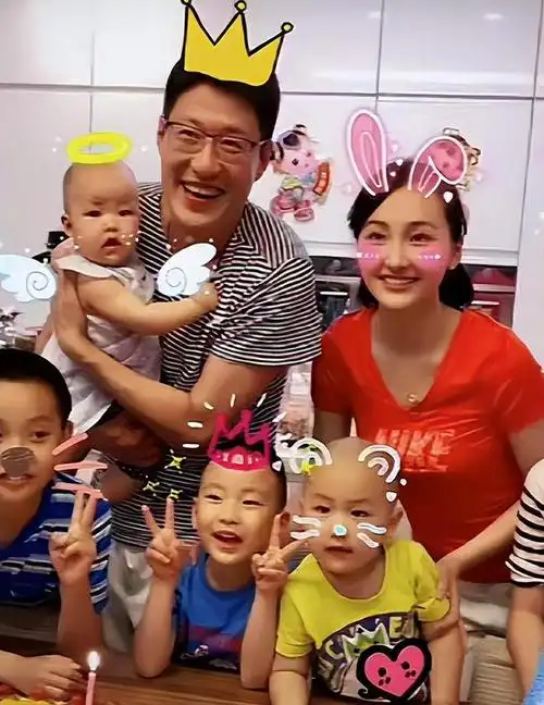 于震:二婚娶小13岁娇妻,婚后生两儿一女,如今一家五口其乐融融