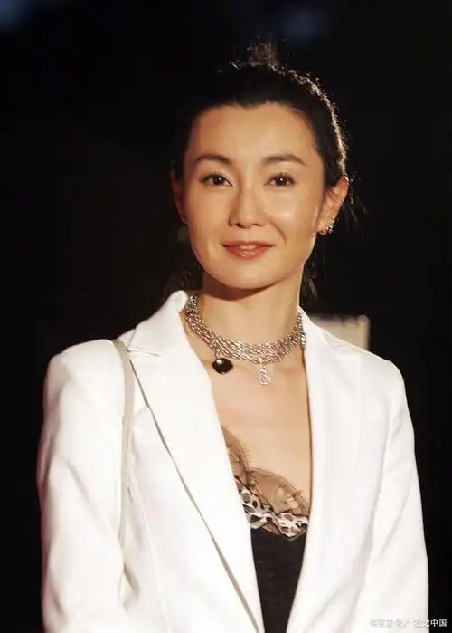 张曼玉的爱情故事她曾经爱过四个男人却没有一个能陪她到老