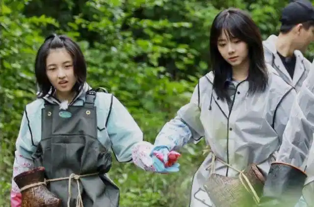 张子枫18岁,谭松韵30岁,两人同框后,网友不淡定了!