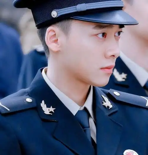 李易峰军装照片高清 - 搜狗图片搜索