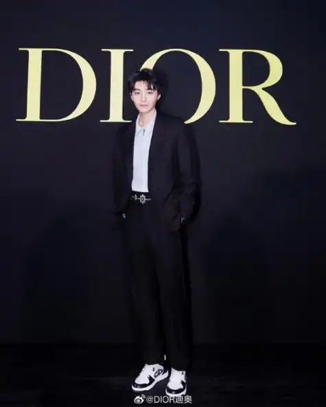 dior迪奥中国品牌大使王俊凯亲临dior迪奥二零二四春夏成衣秀现场