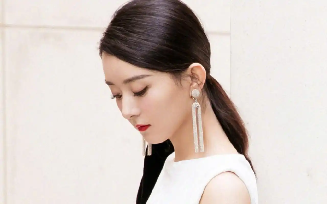 赵丽颖典雅迷人写真桌面壁纸