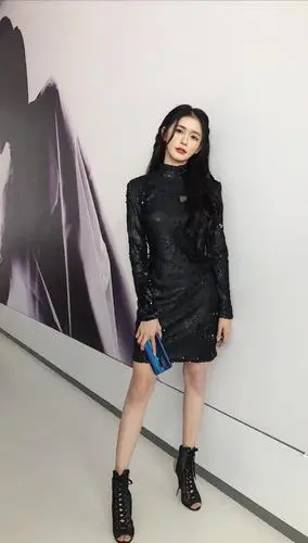 青春有你2练习生蔡卓宜,可甜可御姐,身材太好了