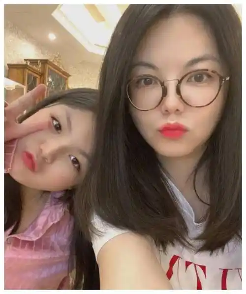 李湘复工引热议!