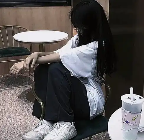 ins不露脸女生头像