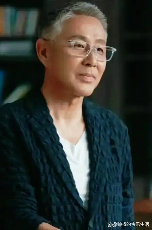 "陈道明台上台下怎么差这么多?