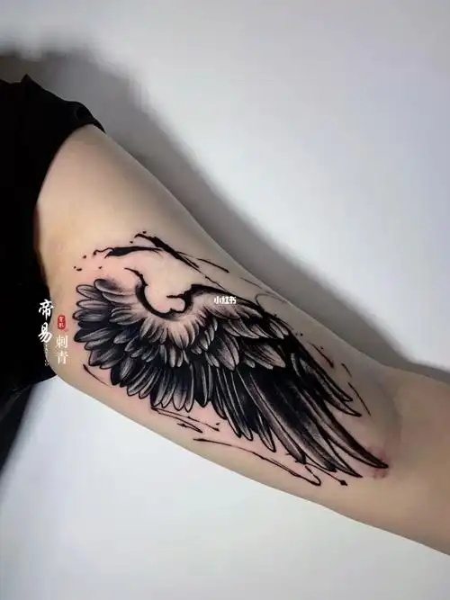 纹身 #刺青  #纹身也清新  #大臂纹身  #大臂内侧遮盖纹身  #翅膀
