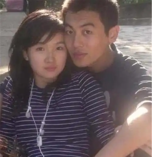 演员朱亚文:娶大1岁沈佳妮,当2个女儿的爸爸也幸福