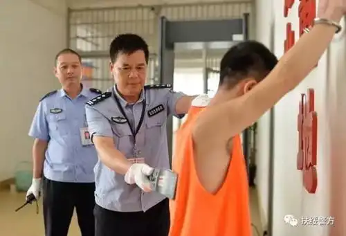 暖心| 他用心血唤醒在押人员的良知,谱写的一曲人性颂歌