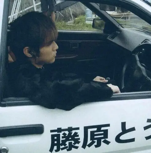 周杰伦有多宠粉送王俊凯绝版车ae86王俊凯回应手都在抖