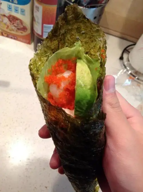 牛油果手卷的做法,牛油果手卷怎么做好吃,牛油果手卷的家常做法 - 京