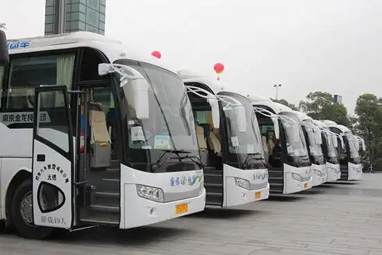 浦东机场开通首条新能源巴士 单程票价68元