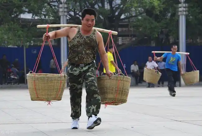 科普:挑担子中的物理学|方向|扁担|重物_网易订阅