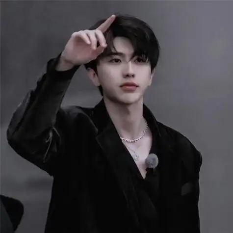 男生蔡徐坤超帅头像(动态头像男蔡徐坤)