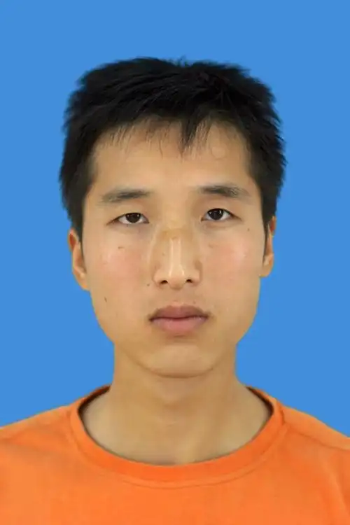 麻烦哪位ps高手帮我将这张照片换成蓝底的,不胜感激!