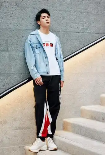 曾舜晞休闲帅气时尚街拍图片36