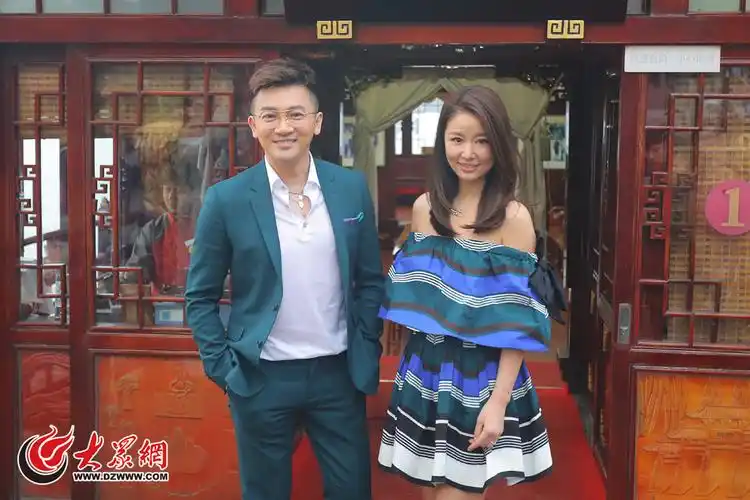 "五阿哥"苏有朋和"紫薇"林心如大明湖"寻根"