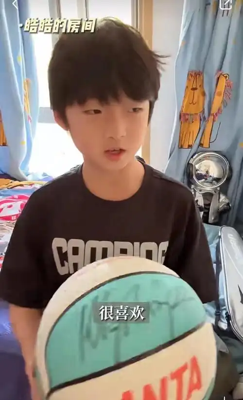 冉莹颖晒3个儿子卧室三个细节现家教网友黄磊快来学学