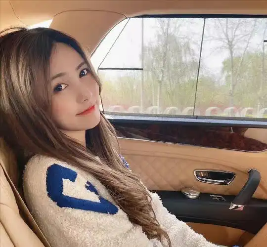 ag一诺的女朋友也太好看了!