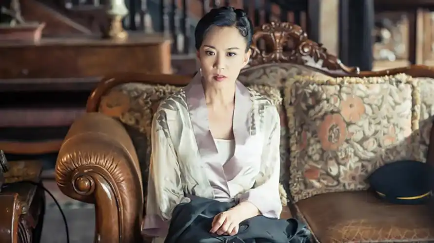 马丽《剃刀边缘》热播  变身红娘牵线马伊琍