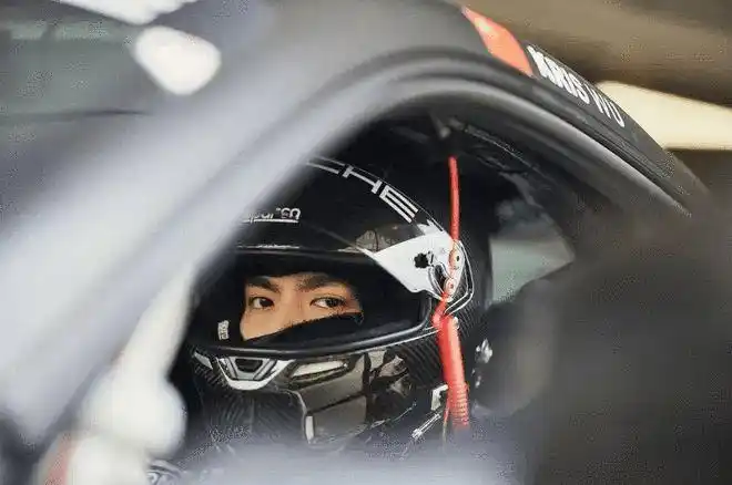 曝保时捷解约吴亦凡知名车评人赛车自费购买对中国赛事贡献大