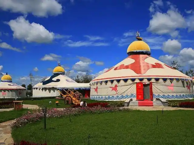 蒙古族全家人同睡一个蒙古包,不会感到别扭吗,当地女孩这样回答