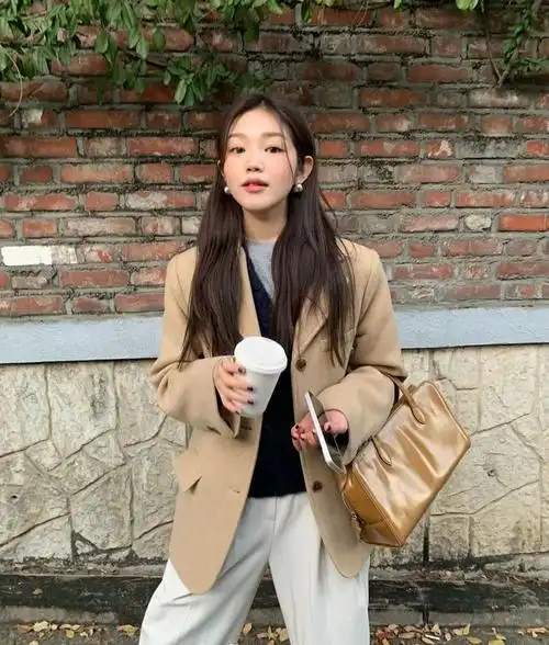 4种韩式穿搭教学学会这个冬天保暖又好看