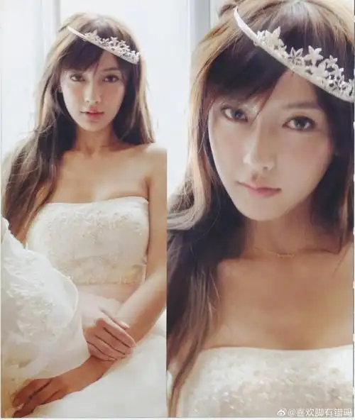 杨颖14岁时就以模特的身份进入演艺圈发展了,虽然后来她一直专注于