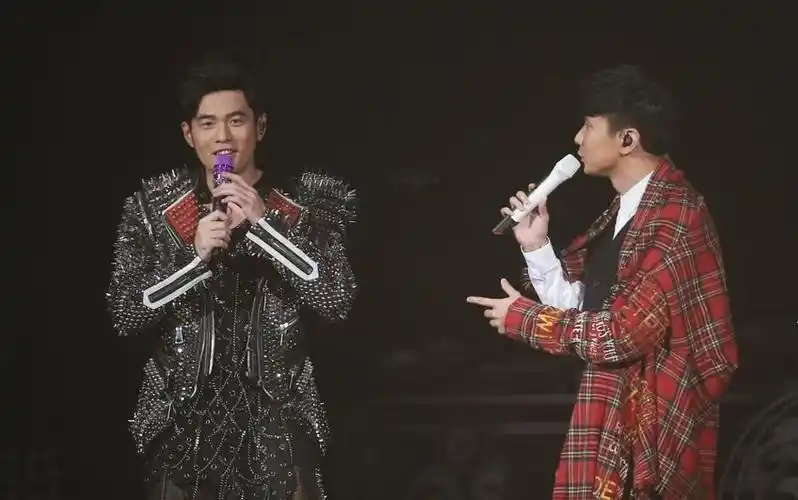 周杰伦与林俊杰在台北演唱会合体飙歌,昆凌再传怀孕喜讯?