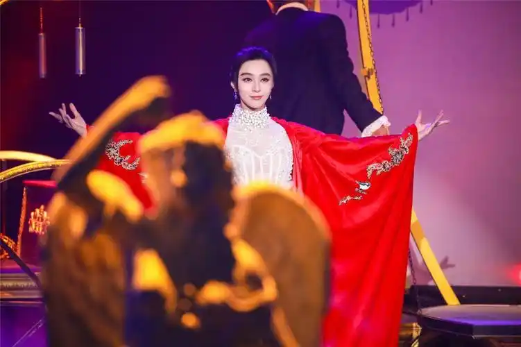 李晨要吃醋了范冰冰竟要和他在江苏卫视牵手跨年