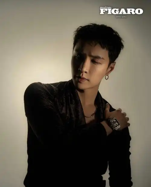 张艺兴孤注一掷#20230629 madamefigaro hk 更新采访一则照片在前