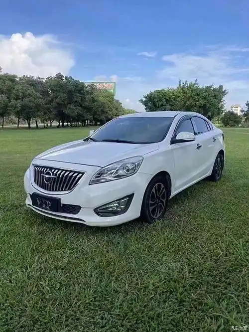 16年海马福美来m5,1.6排量,外观时尚大气,手动挡,车况