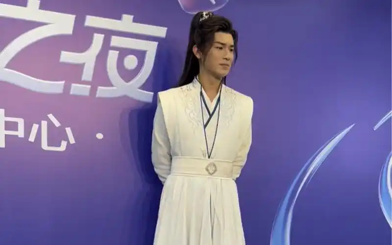 杨旭文古装造型穿越过来啦