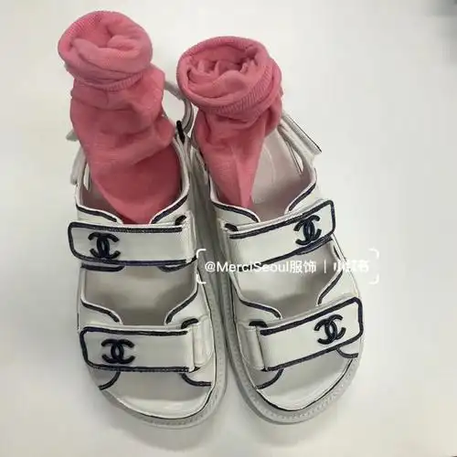 马克笔素描凉鞋