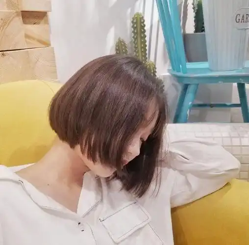开学剪什么发型?这些适合学生妹的7款发型,超好看又显脸小!